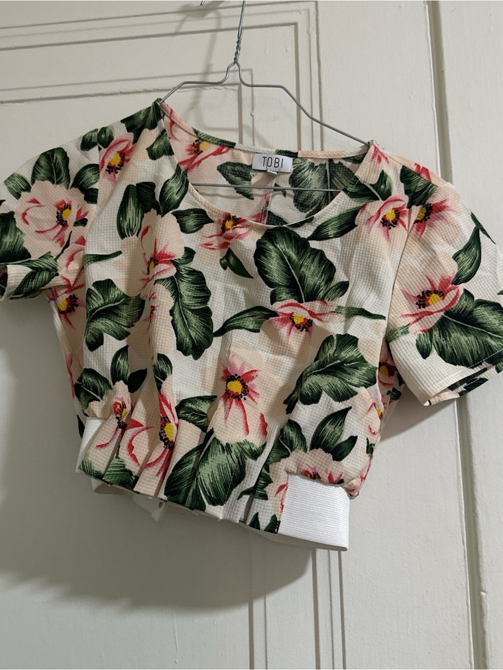 Tobi 2 piece set- Cream Floral Crop Top with Green Leaves and Pink Flowers